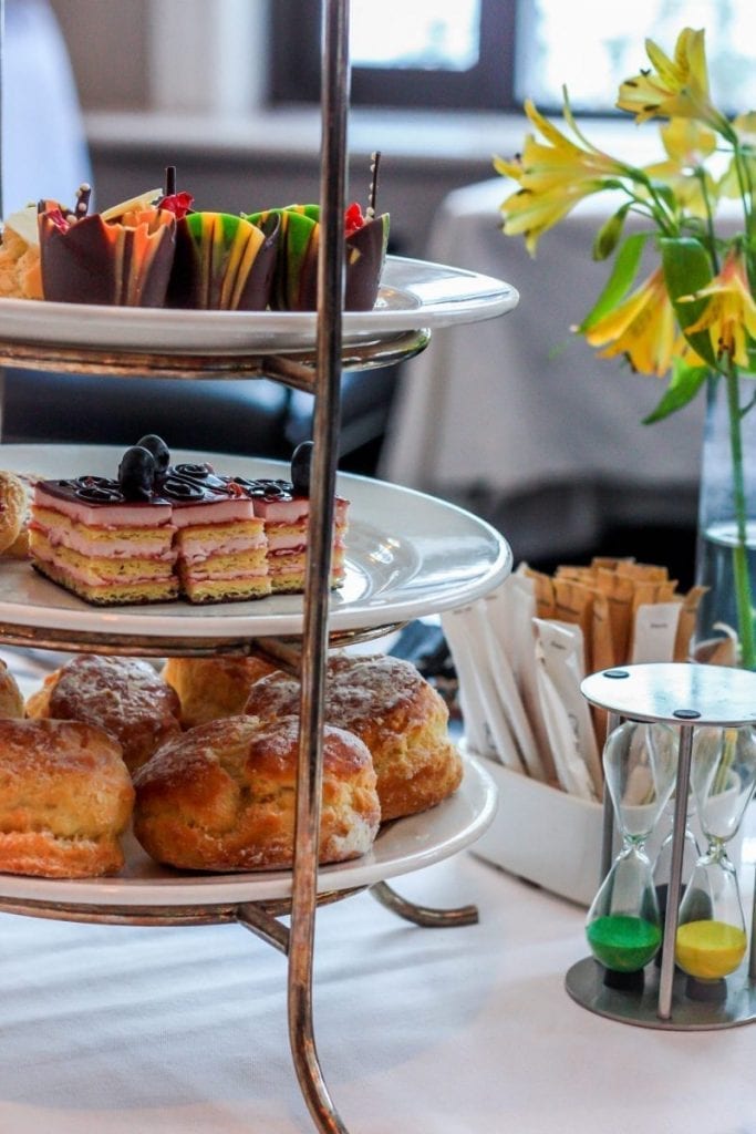 afternoon tea fairmont lake louise itinerary
